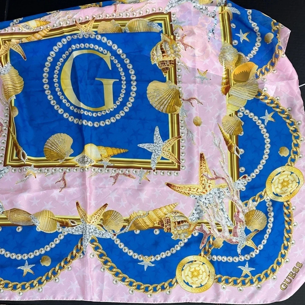 Guess vibrant scarf
